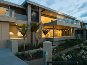 Oke Beach House - Rawhiti Luxury