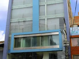 Hotel Torre de Cristal