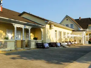 Kemence Csárda és Szálloda