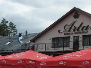 Artur´s Eaterie and Holiday Home