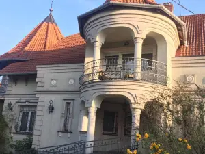 Admiral Villa Felnottbarat szallashely