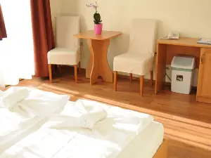 Hotel Halászkert Badacsony