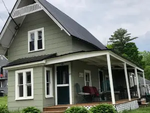 The Lakeview Inn & Cottages