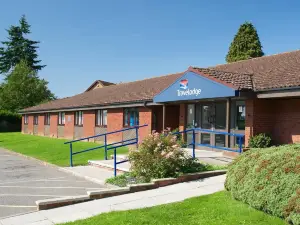 Travelodge Alton Four Marks