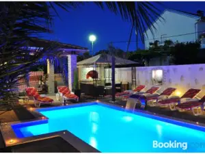 佈雷希其溫泉公寓