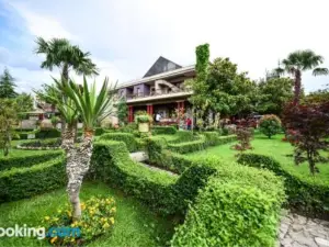 Real Scampis Hotel