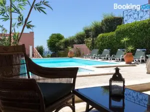 Apartamento Com Piscina