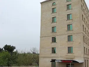 Xudaferin Hotel