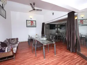 OYO 29678 Hotel Dolphin
