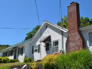 Lake View Motel