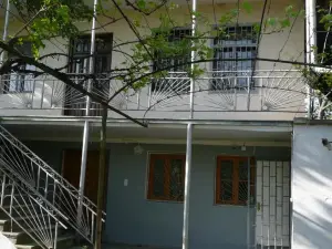 Gvirilas Sakhli Guest House