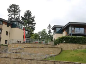 Perth Youth Hostel and Apartments