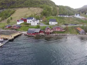 Elvegård Fjordcamp