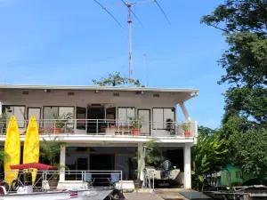 Tortuguero Adventures GuestHouse