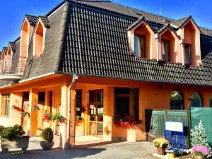 Hotel Senica, Garni