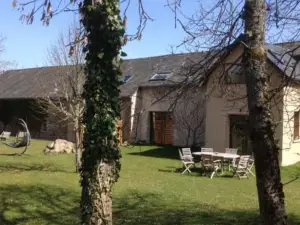 Maison Charmante au cœur d'Alligny-en-Morvan Avec Vue