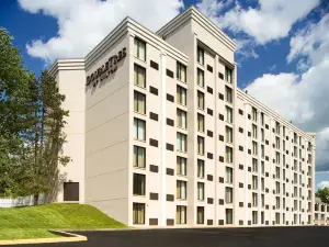 DoubleTree by Hilton Washington Meadow Lands Casino Area