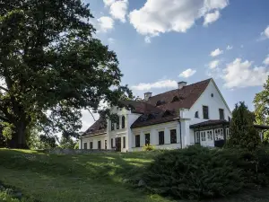 Mioduński Manor