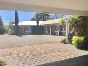 จอลลี สแว็กแมน มอเตอร์ อินน์ ยูรัว