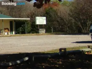 Arrowhead Point Lodge & Campground