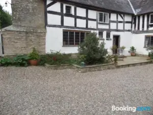 Walford Court