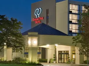 DoubleTree by Hilton Hotel Chicago - Arlington Heights