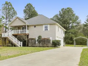 Hidden Gem of Guntersville - 3 Br Home