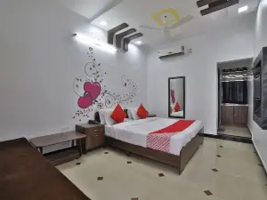 OYO 41609 Om Palace