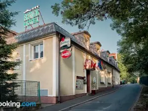 호텔 프란시스 프란티스코비 라즈네