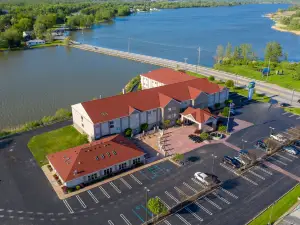 Holiday Inn Express & Suites Port Clinton-Catawba Island