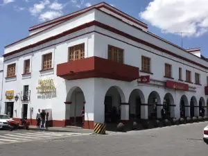 Mansion de Los Abuelos
