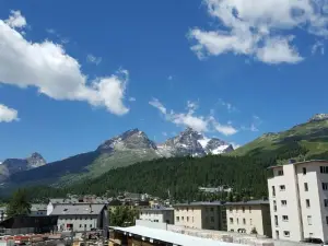 Aladin Apartments St Moritz