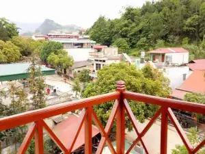 Sao Mai Bac Ha Hotel