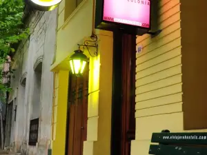 Viajero Colonia Hostel & Suites