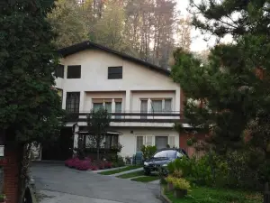 Apartmani I Sobe Cardak