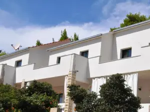 Apartments Lancek