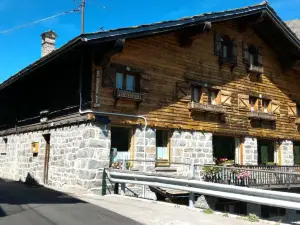 Hotel & Restaurant Perret - Mountain People