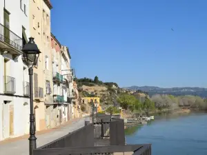 River Ebro Apartments