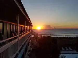 Oceaneer Motel