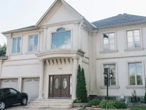 JstLikeHome - Luxury Mansion & Guesthouse