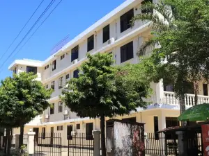Dolphin Hotel