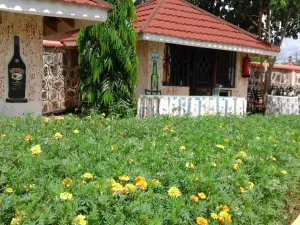 Savannah Paradise Hotel Makindu
