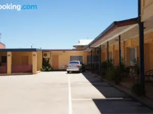 Ayrline Motel