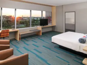 Aloft Tampa Downtown