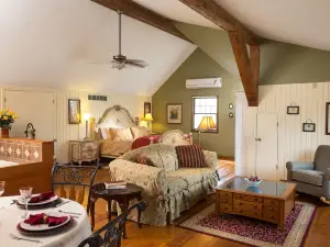 Cedar Crest Lodge