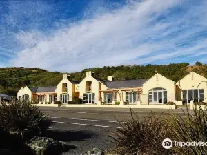 The Anchor Inn Beachfront Motel