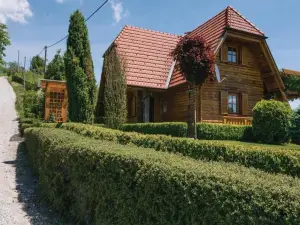 Awesome Home in Varazdin with 3 Bedrooms, Outdoor Swimming Pool and Sauna
