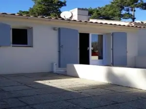 Maison de Vacances Cosy à 800m de la Plage Avec Cour Privative et Accès Wifi - FR-1-231-161