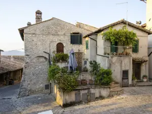 Casa Della Torre in Borgo Medievale