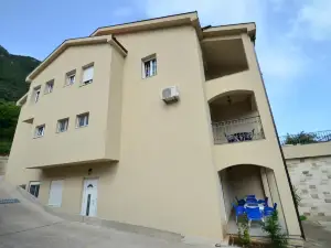Apartments Ćosović